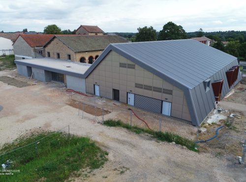 TOURNUS Salle des fêtes Charpente Nugues Bourgogne Saone et Loire 71 Bois Ossature Couverture Zinguerie Bardage